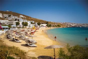 Agios Stefanos Plajı