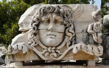 Apollon, Miletos, Pirene von Didim