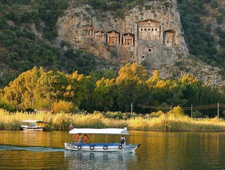 Dalyan Schildkrötenstrand von Didim aus | Fluss, Felsengräber und Iztuzu-Strand